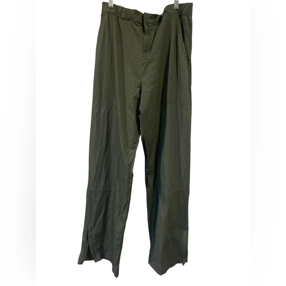 NWOT Alo yoga pants GREEN Size: M